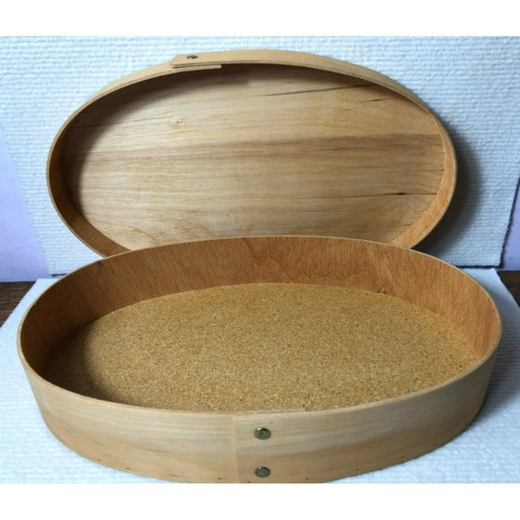 1992 Handmade Vermont Oval Shaker Box with hand painted Lid, Church in Winter - Picture 5 of 9